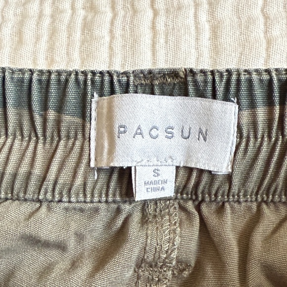 PacSun Wide Leg Camouflage Cargo Pants - Picture 3 of 4